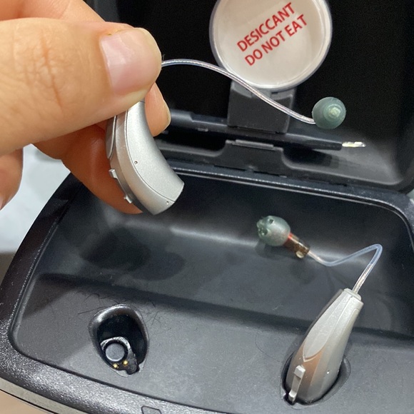 Audible hearing aides - Picture 3 of 9